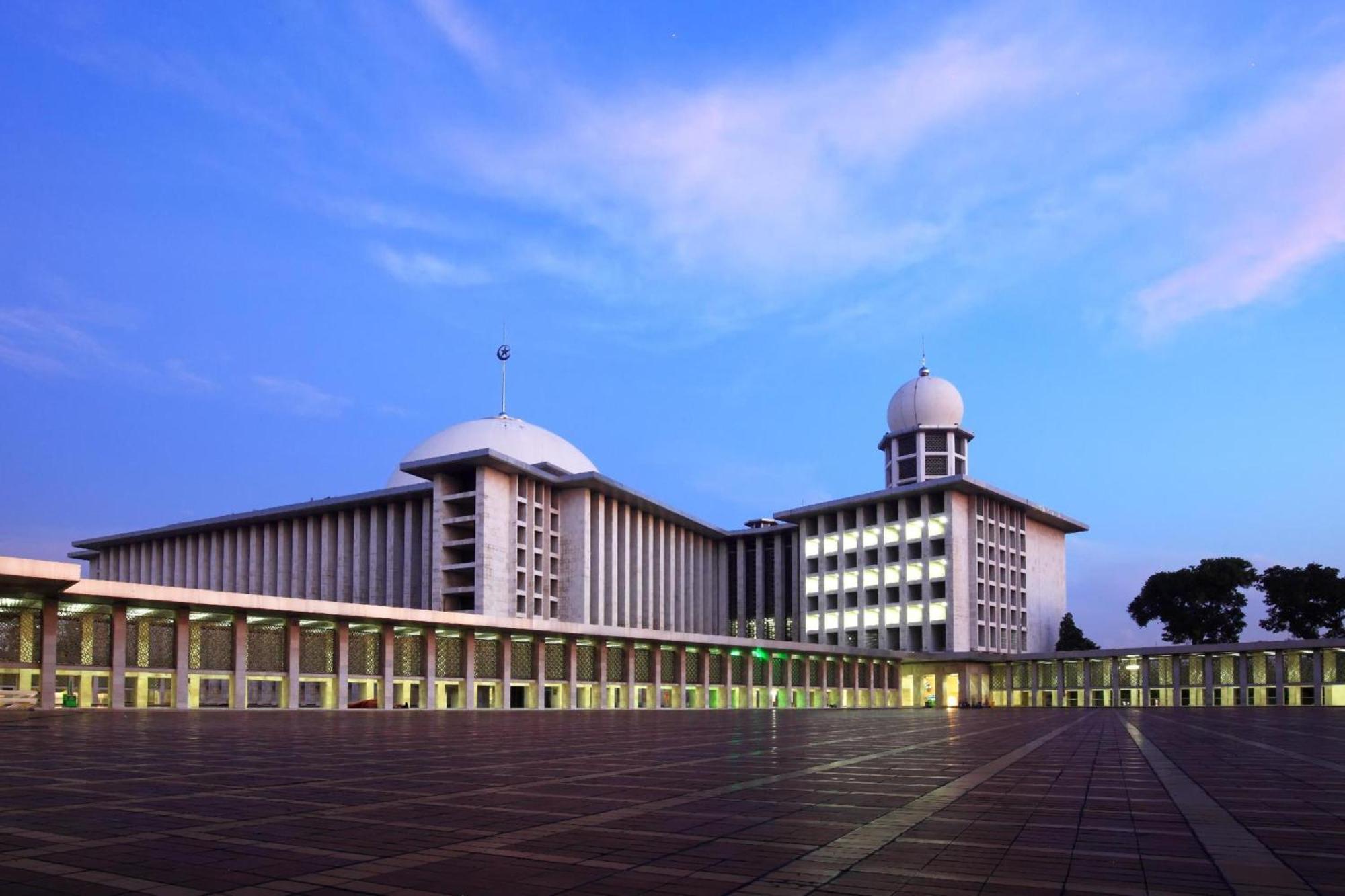 OYO 91328 Fiducia Capsule Hotel Jakarta Exterior foto