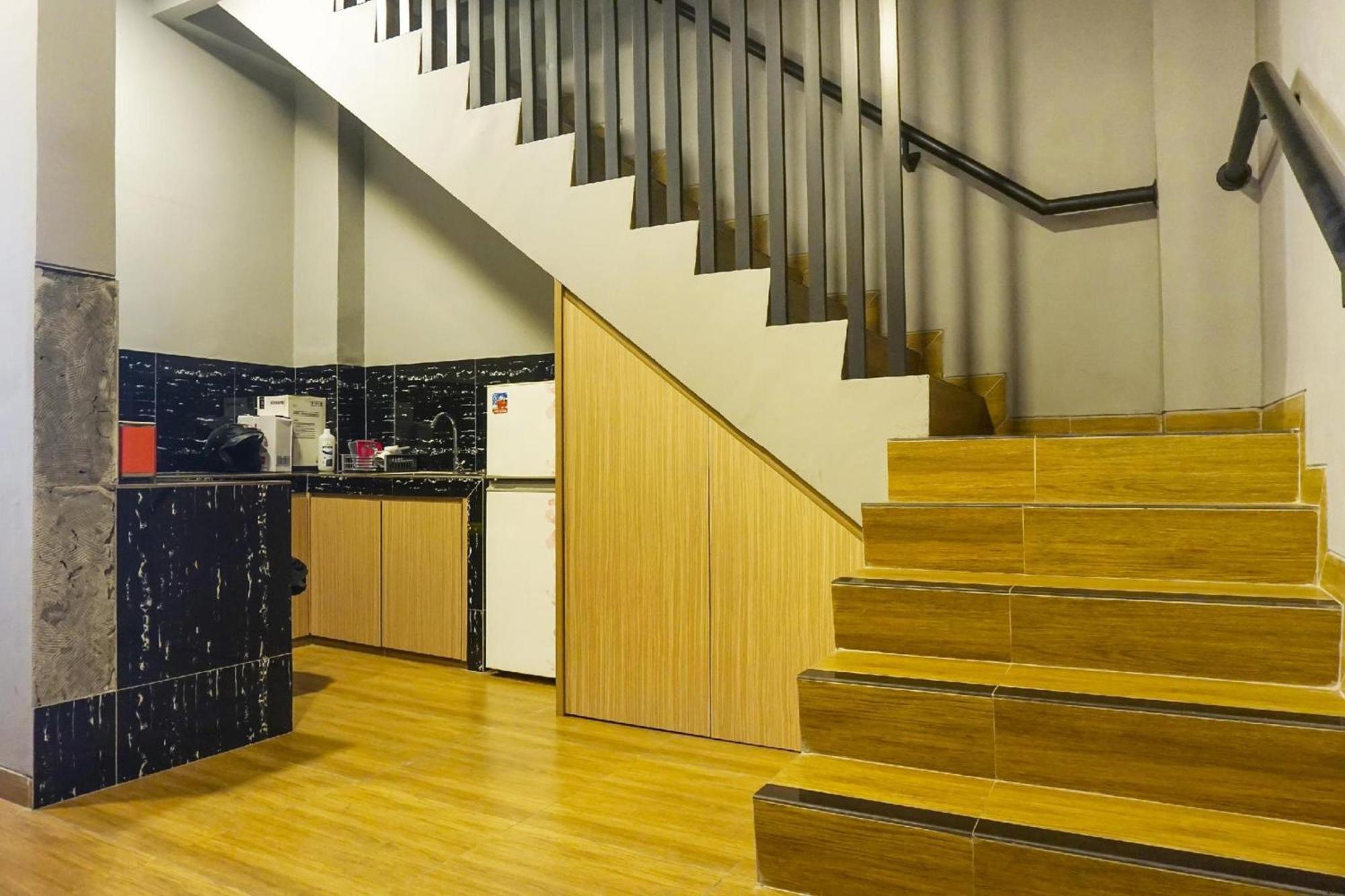 OYO 91328 Fiducia Capsule Hotel Jakarta Exterior foto